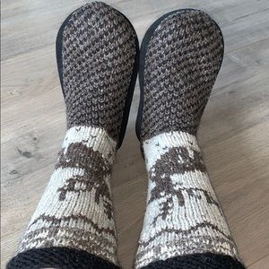 Norwegian Hand Knit Slippers (ladies 7-7.5)